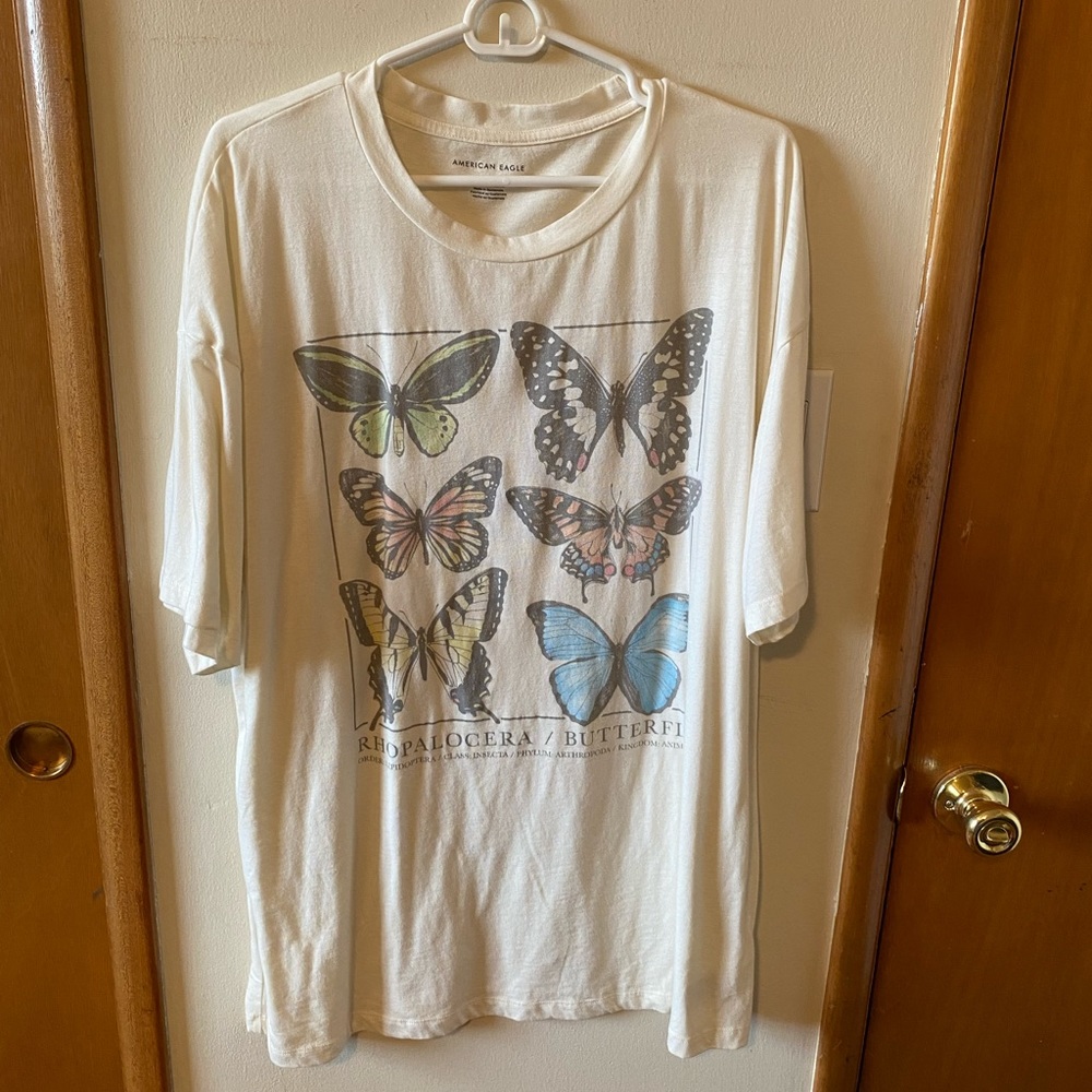 American Eagle Oversized Graphic T-Shirt Butterflies